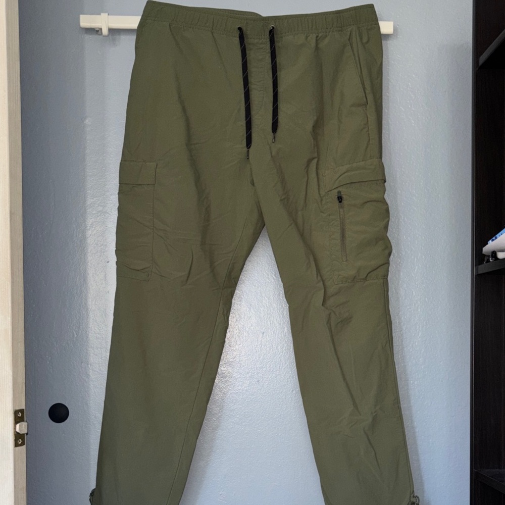 Gap Fit Tech Cargo Jogger Pants - Drawstring Waist